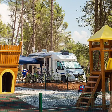 Lovely Stacaravan In Vabriga With Swimming Pool Camping