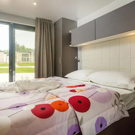 Lovely Stacaravan In Vabriga With Swimming Pool Camping Poreč