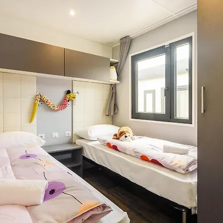 Camping Lovely Stacaravan In Vabriga With Swimming Pool Poreč