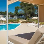 Campsite Beautiful Stacaravan In Vabriga 5*
