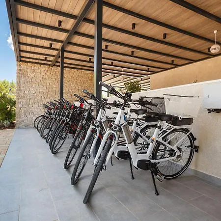 Lovely Stacaravan In Vabriga With Swimming Pool Camping 5*