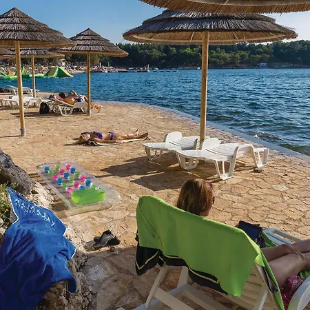 Kamp Lovely Stacaravan In Vabriga Porec