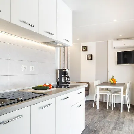 Lovely Stacaravan In Vabriga With Swimming Pool Kamp Porec