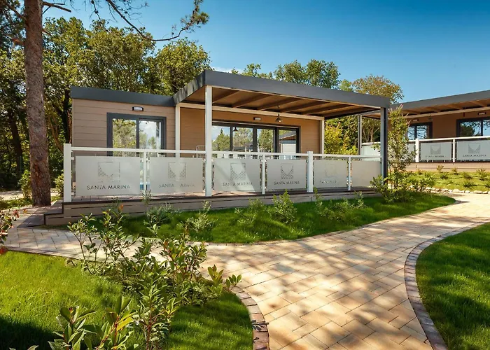 Lovely Stacaravan In Vabriga With Swimming Pool Kamp