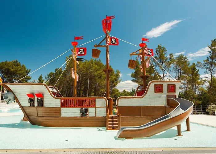 Lovely Stacaravan In Vabriga With Swimming Pool 5* Porec