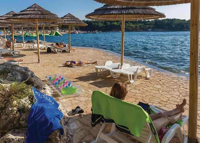 Kamp Lovely Stacaravan In Vabriga With Swimming Pool Porec